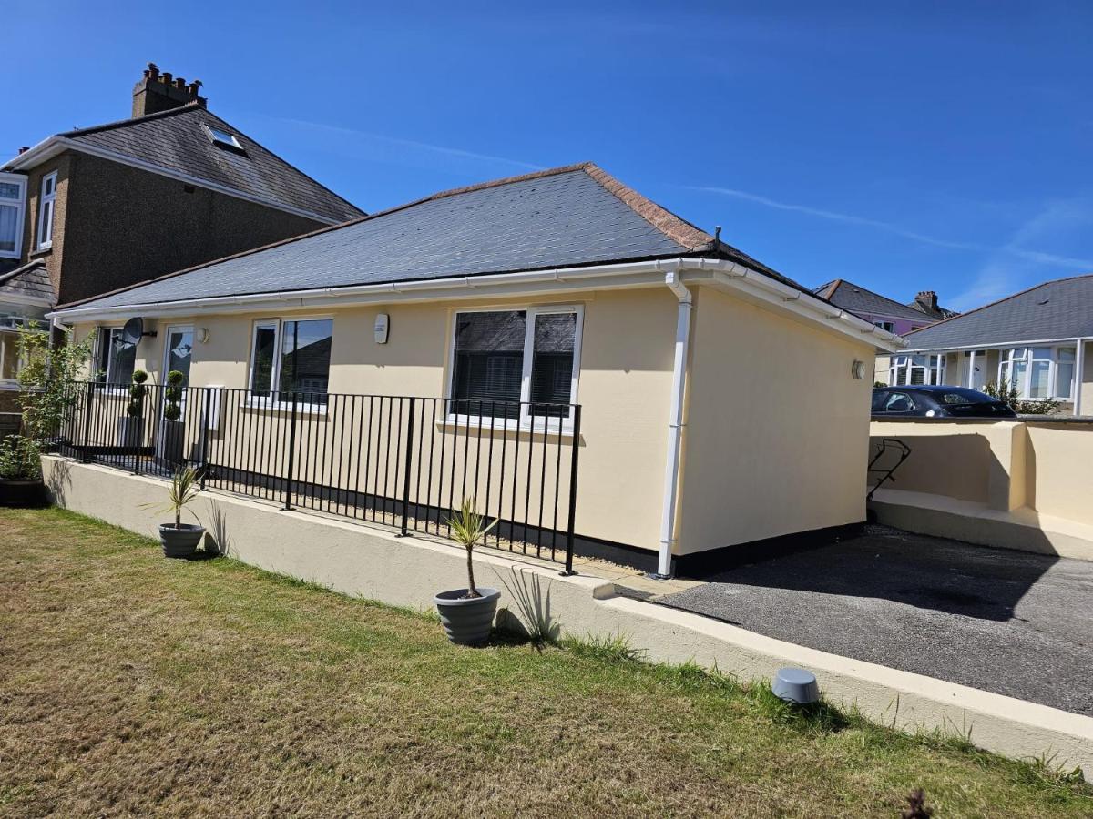 Two Bedroom Detached Modern Bungalow Close To Plymouth Argyle Fc Exterior foto